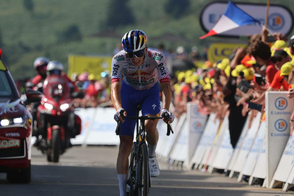 Florian Lipowitz auf seinem Fahrrad bei der Tour de France