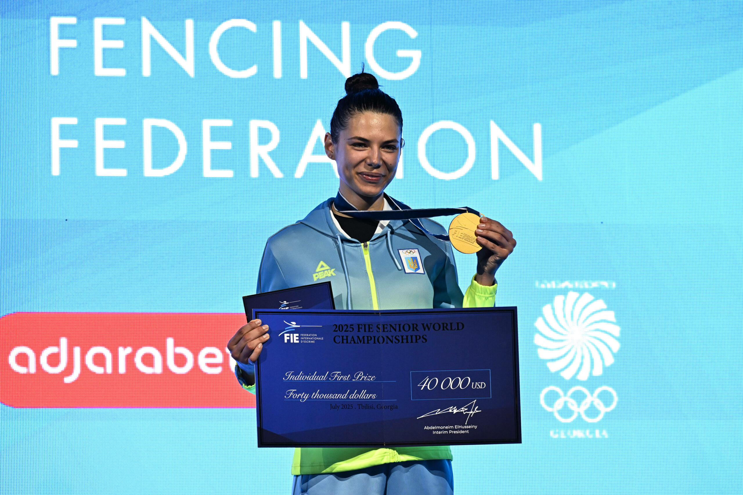 Vlada Kharkova bei der Siegerehrung