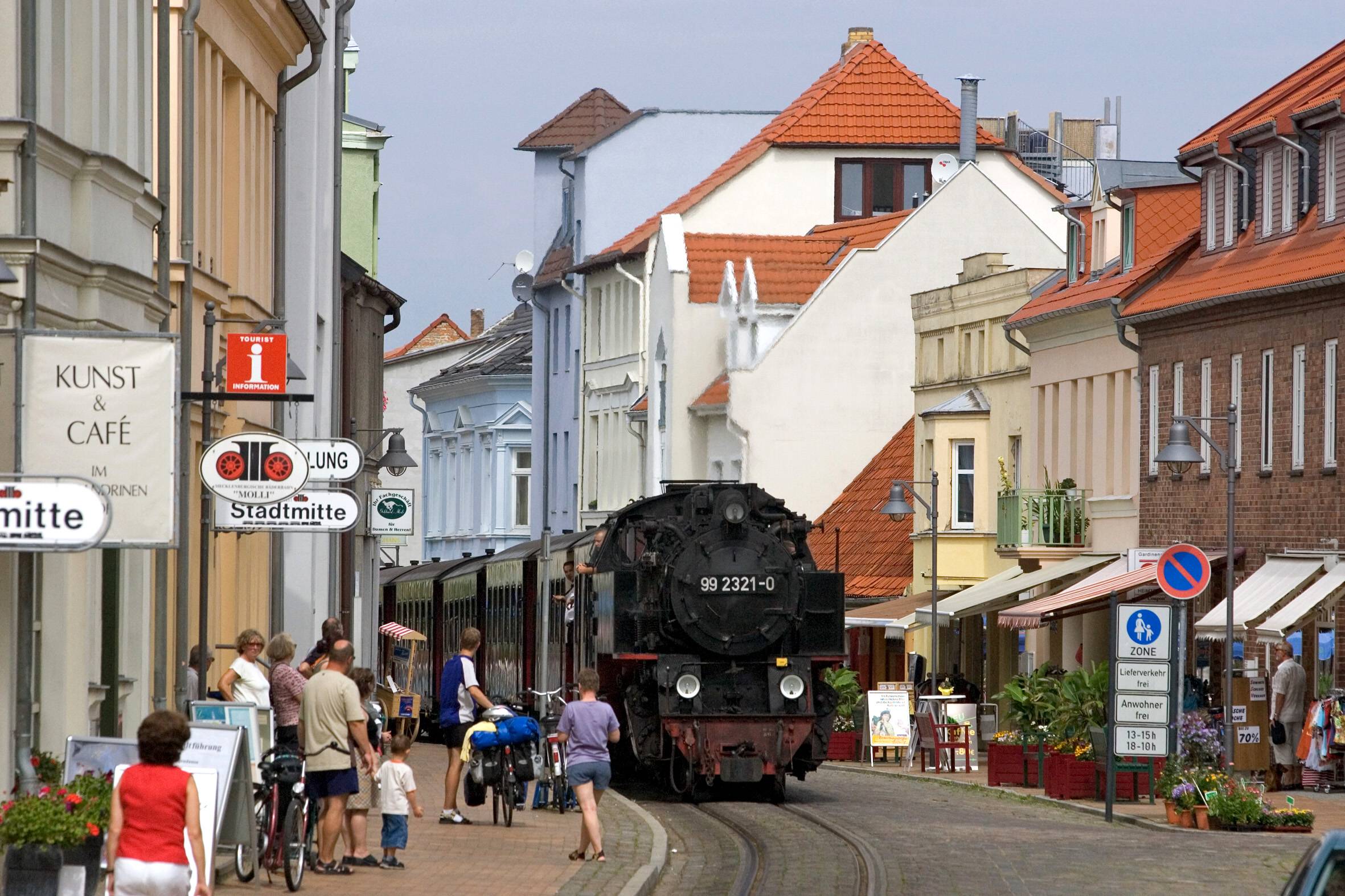 Lokomotive und Häuser