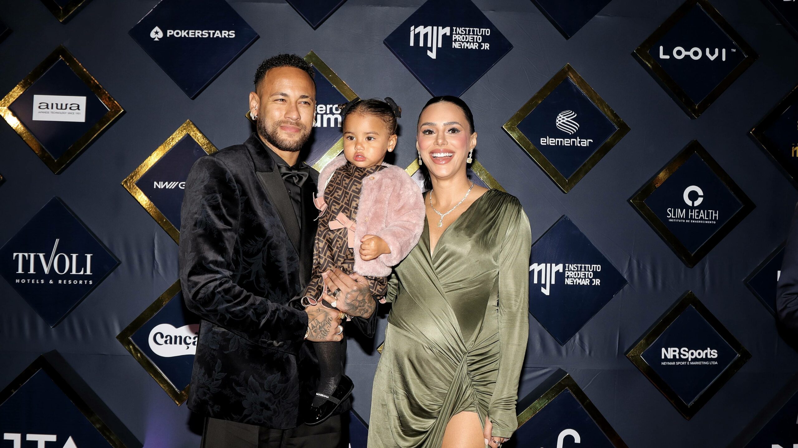 Neymar mit seiner Frau Bruna Biancardi