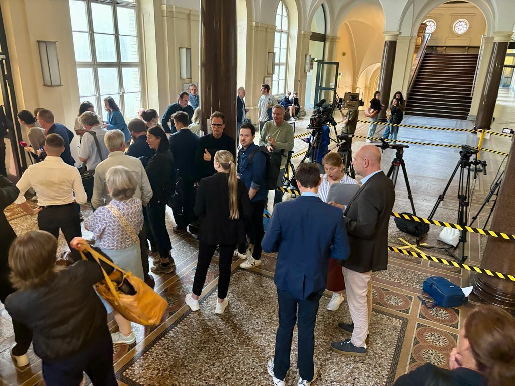 Journalisten im Gericht