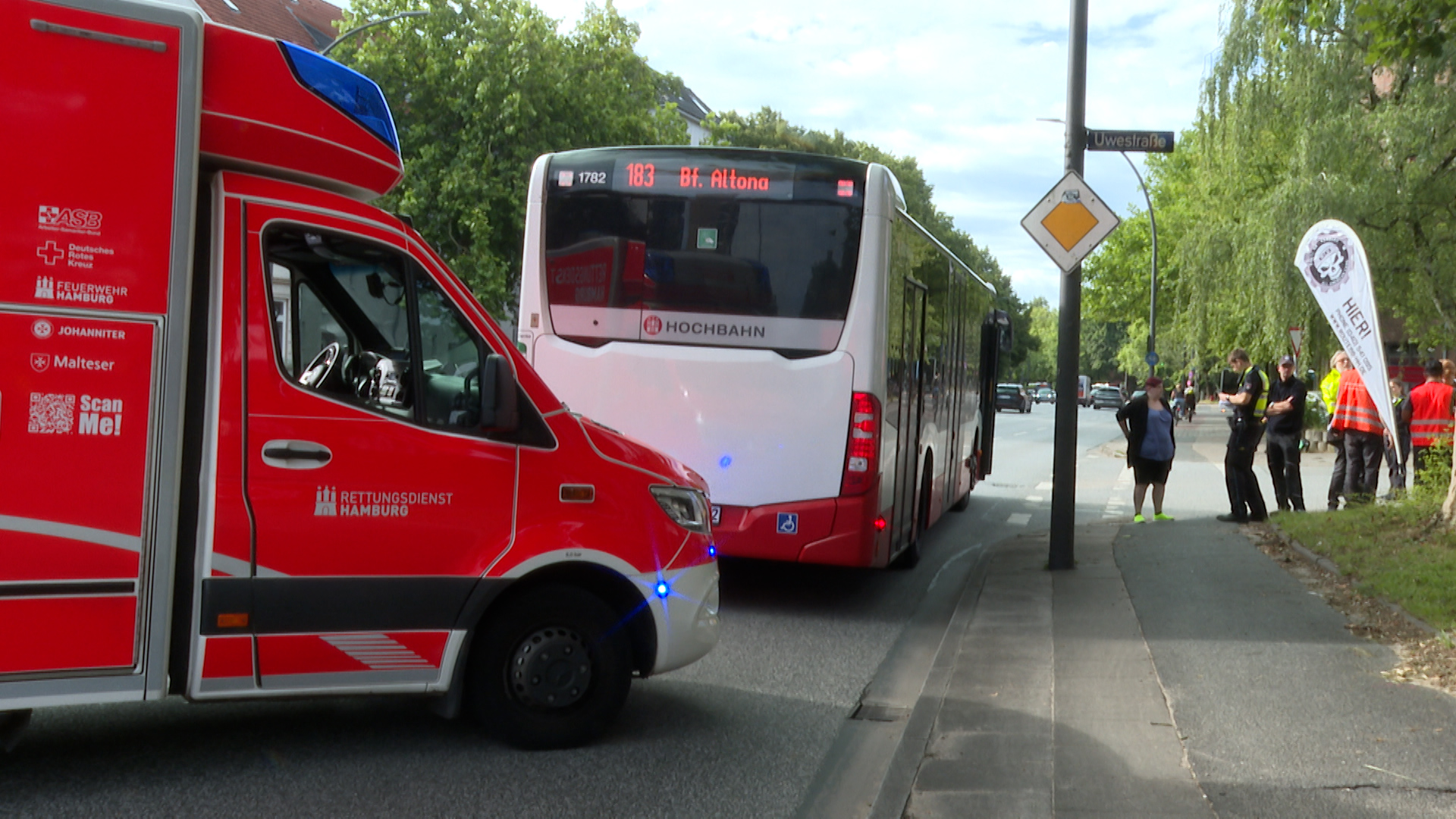 Bus muss an Kieler straße notbremsen – zwei Fahrgäste verletzt in Klinik