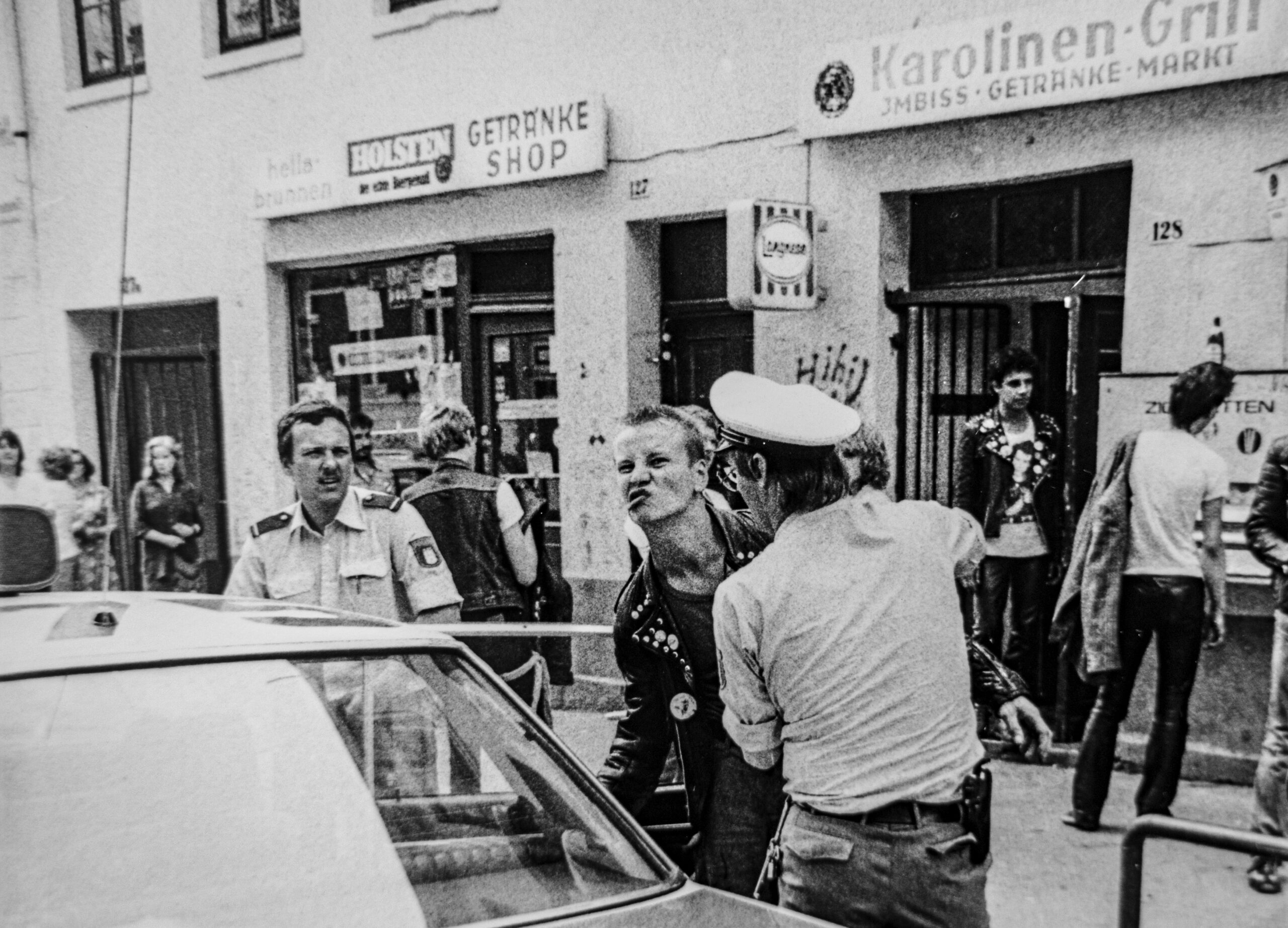 Extra für mich machte der Punk bei der Festnahme an der Marktstraße eine schöne Grimasse.