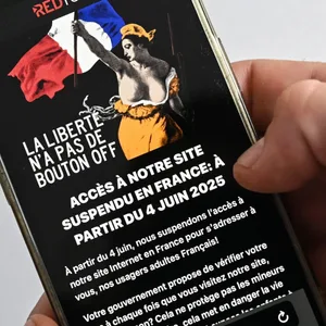 Anfang Juni hatte Aylo, der Konzern hinter Sex-Seiten wie Pornhub und RedTube Inhalte blockiert und stattdessen eine Stellungnahme zu der Alterskontrolle veröffentlicht.