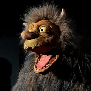 Die Figur eines Monsters mit Hörnern