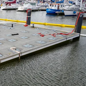 Versunkenes Toilettenhäuschen in Stralsund