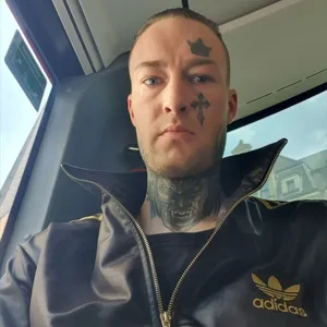 Die Polizei Hamburg sucht nach dem 29-jährigen Lennart Tomke M. und bittet um Hinweise aus der Bevölkerung.