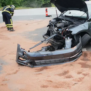 Bei dem Unfall in Bargteheide bei Hamburg wurden drei Personen verletzt.