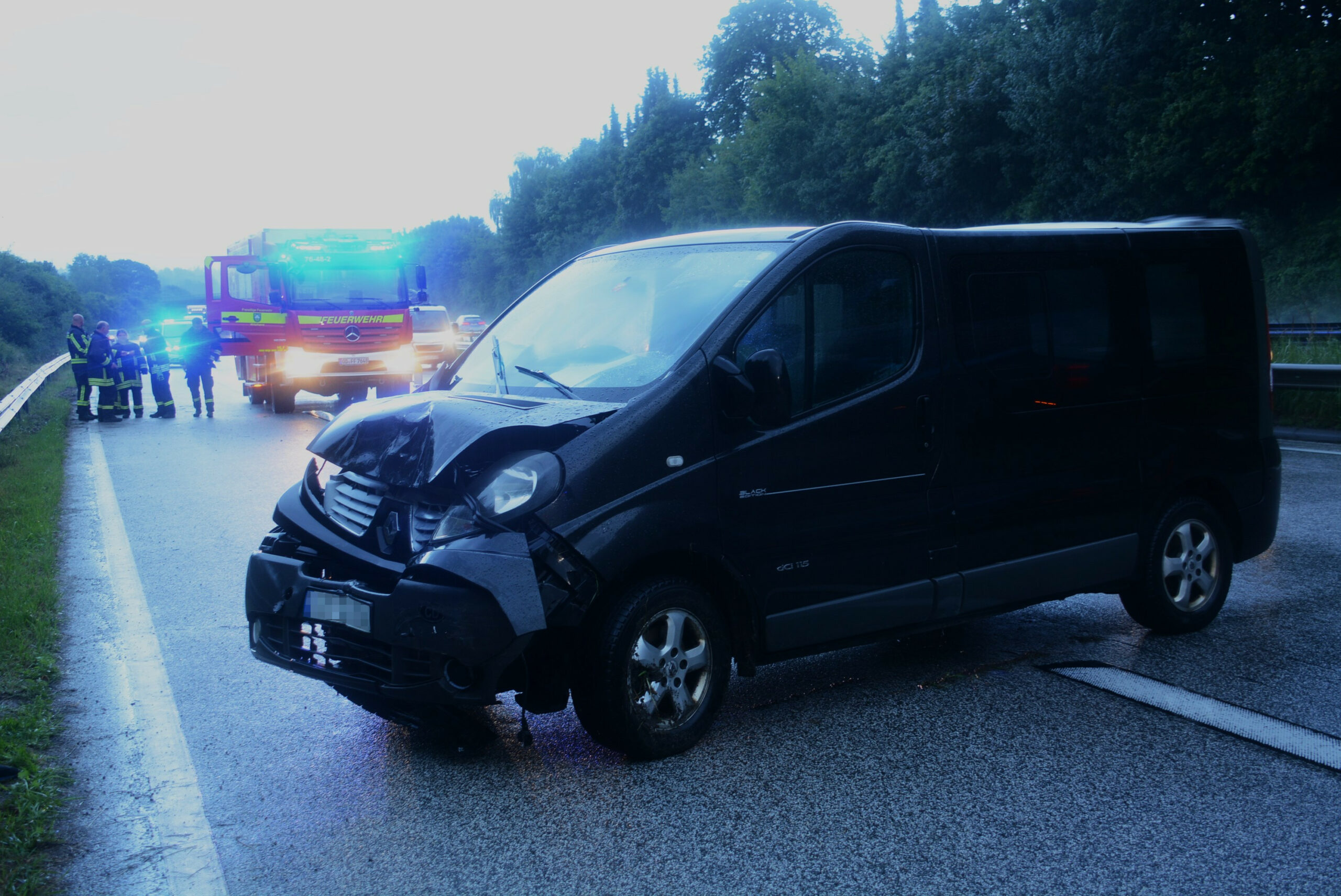 Auf der A24 bei Witzhave stießen ein 40-jähriger Renault-Fahrer und eine 58-Jährige in einem Mitsubishi zusammen.