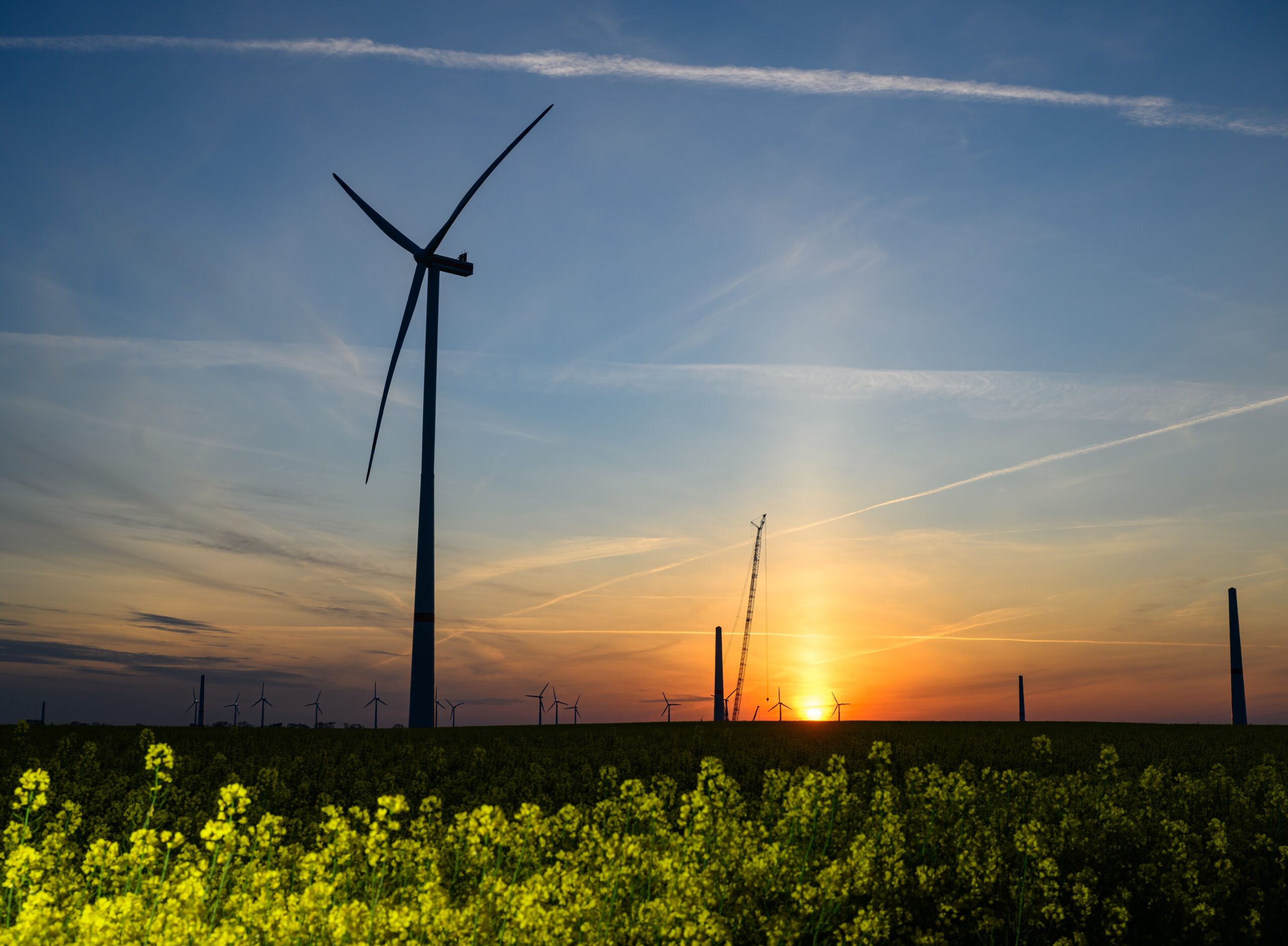 Bau von Windrädern (Symbolbild).