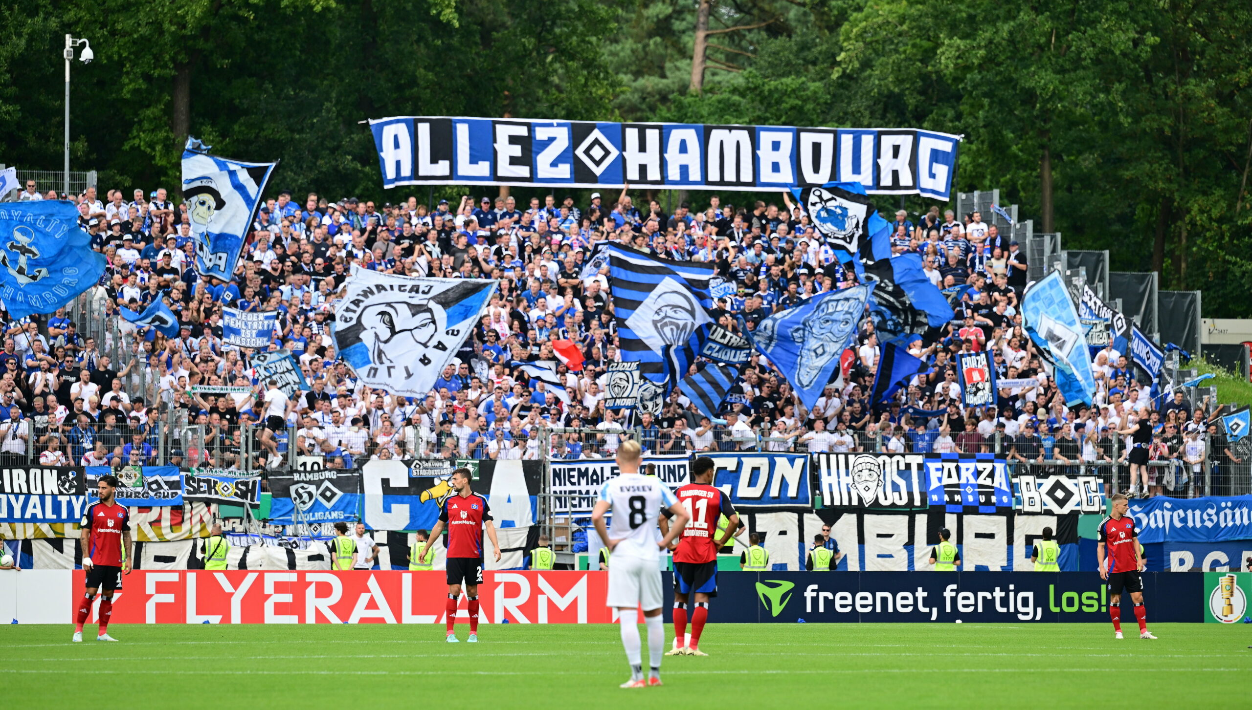 HSV-Fanblock beim Auswärtsspiel in Meppen