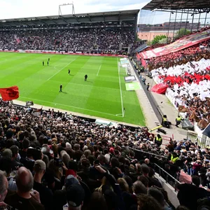 Millerntor-Stadion mit Fans