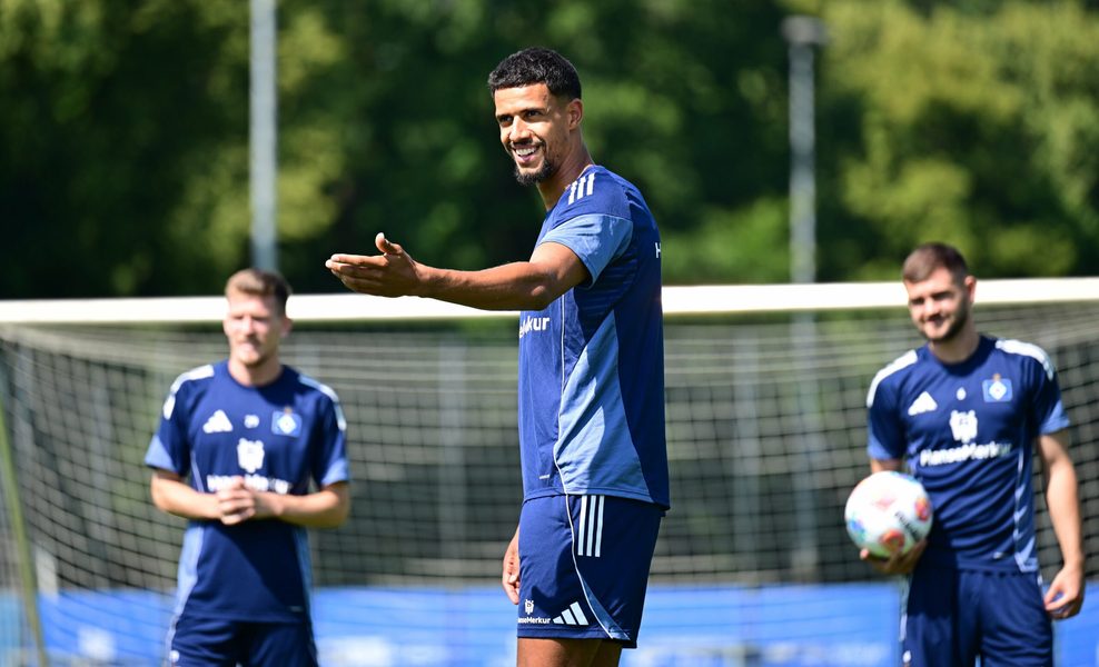 obert Glatzel beim ersten HSV-Training des Sommers