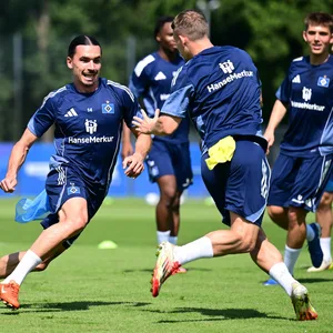 Rayan Philippe bei seiner Trainings-Premiere als HSV-Profi