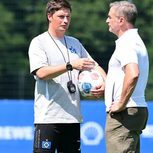 HSV-Trainer Merlin Polzin (und Sportvorstand Stefan Kuntz