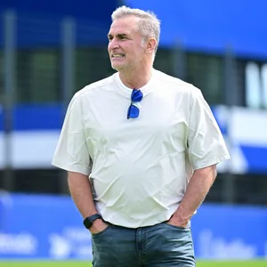 HSV-Sportvorstand Stefan Kuntz auf dem Trainingsgelände