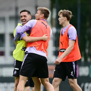 Mathias Pereira Lage und Hauke Wahl haben Spaß im St. Pauli-Training
