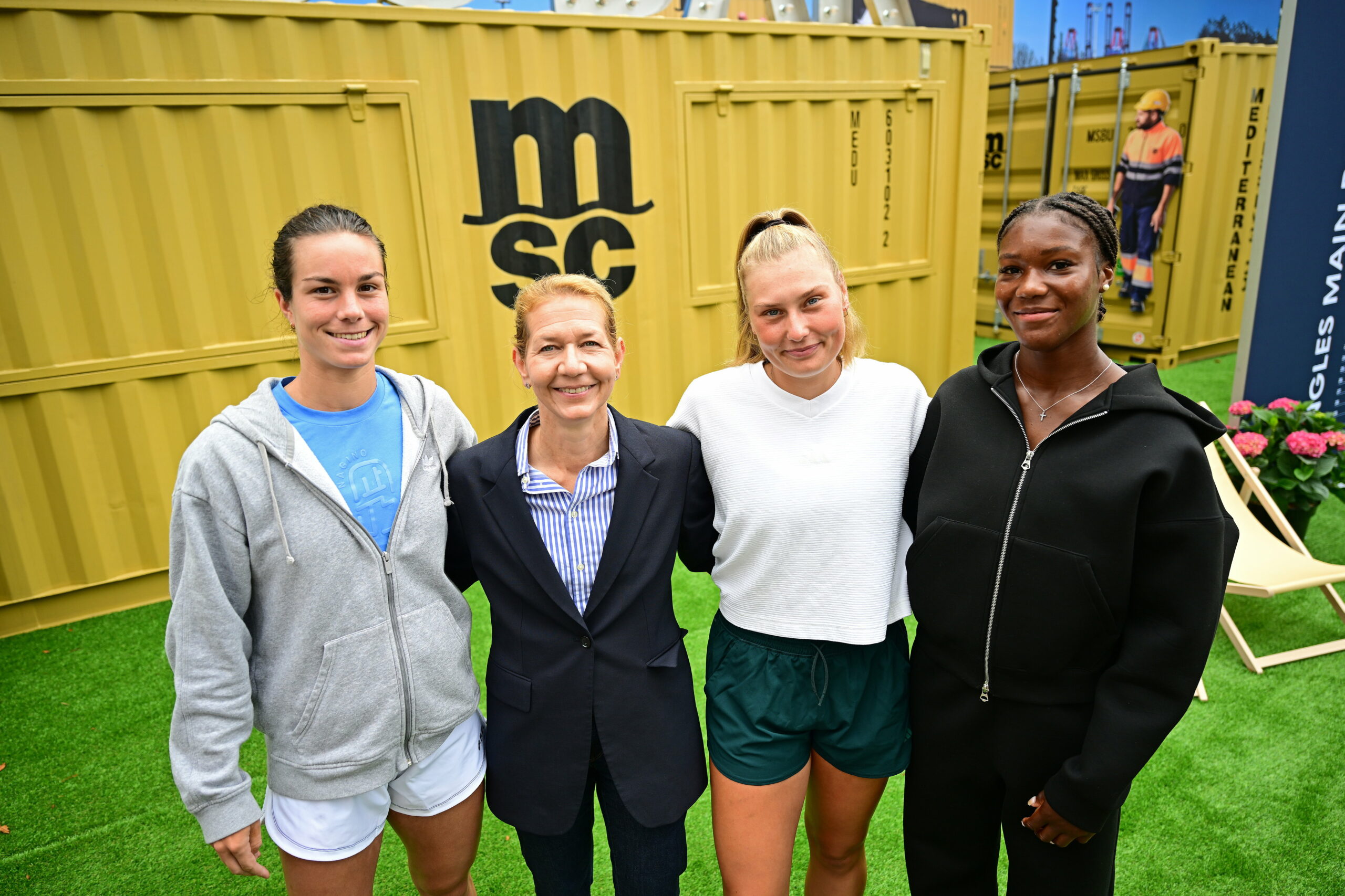 Lois Boisson, Sandra Reichel, Nastasja Schunk und Noma Noha Akugue