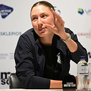 Ekaterina Alexandrova bei der Pressekonferenz in Hamburg