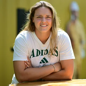 Jule Niemeier lächelt am Hamburger Rothenbaum