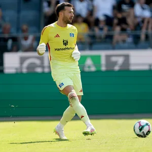 HSV-Torhüter Daniel Heuer Fernandes in Graz