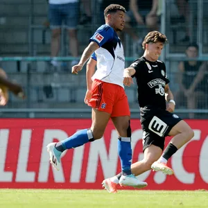 HSV-Profi Ransford Königsdörffer im Testspiel bei Sturm Graz