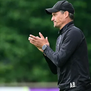 St. Pauli-Trainer Alexander Blessin