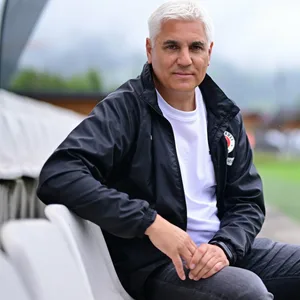 St. Paulis Sportchef Andreas Bornemann in Flachau