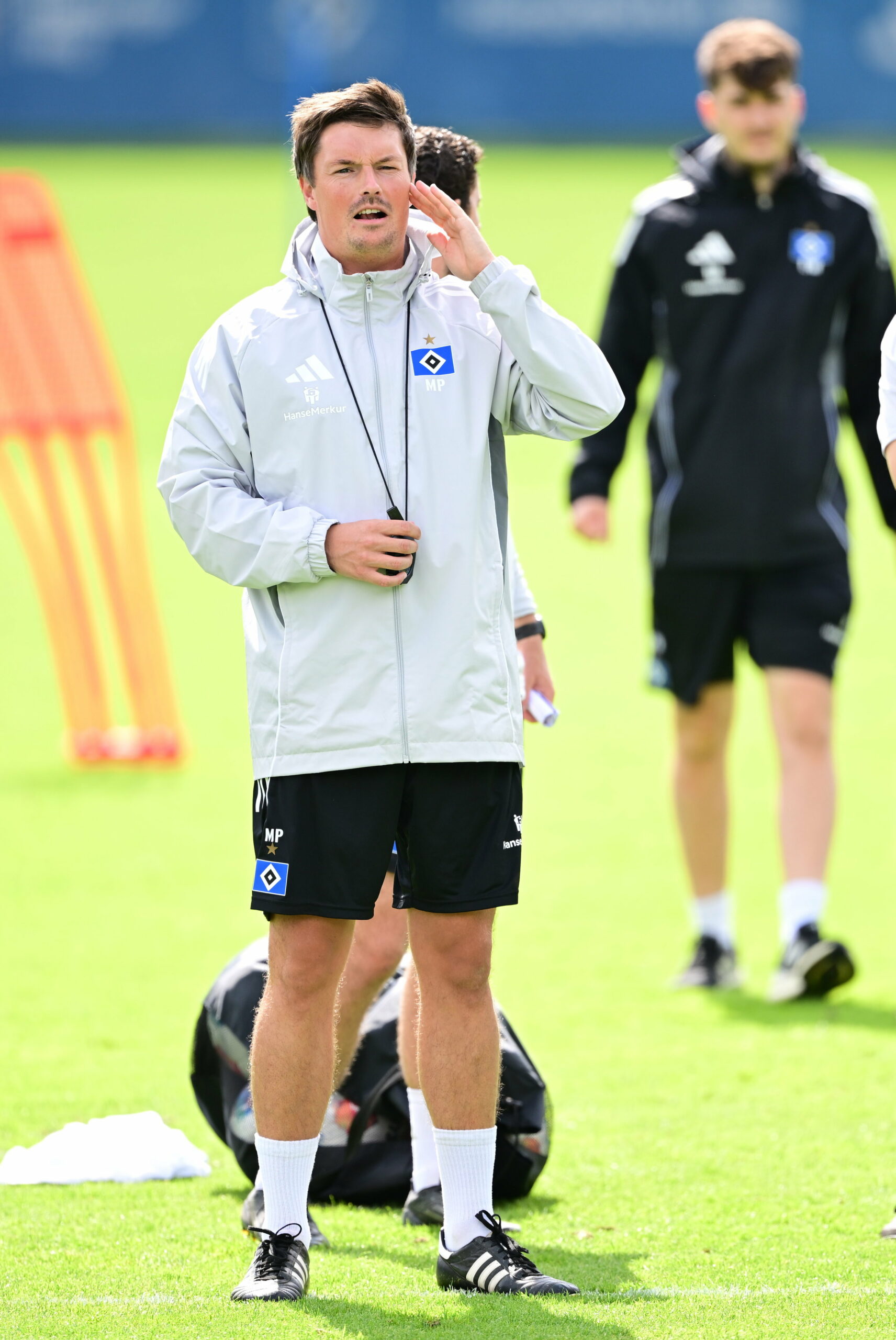Trainer Merlin Polzin im HSV-Training