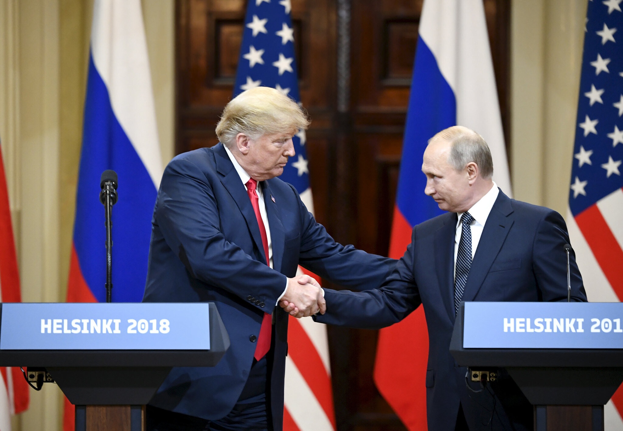 2018 trafen sich Trump und Putin in Helsinki. Damals fraß der Amerikaner dem Russen quasi aus der Hand.