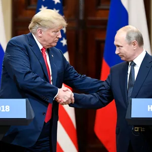 2018 trafen sich Trump und Putin in Helsinki. Damals fraß der Amerikaner dem Russen quasi aus der Hand.