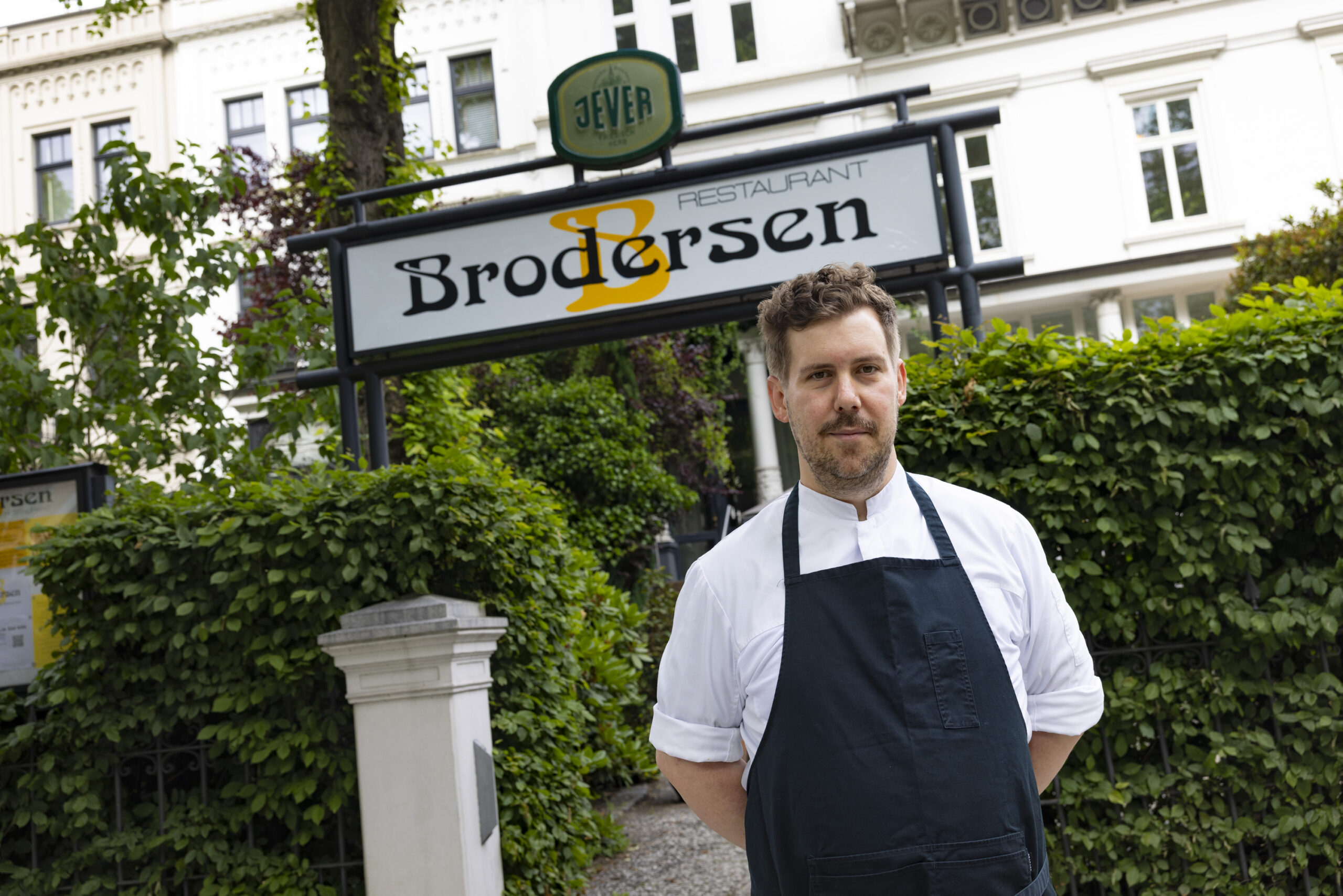Philip Rebelsky (41) ist der Betreiber des „Brodersen“.