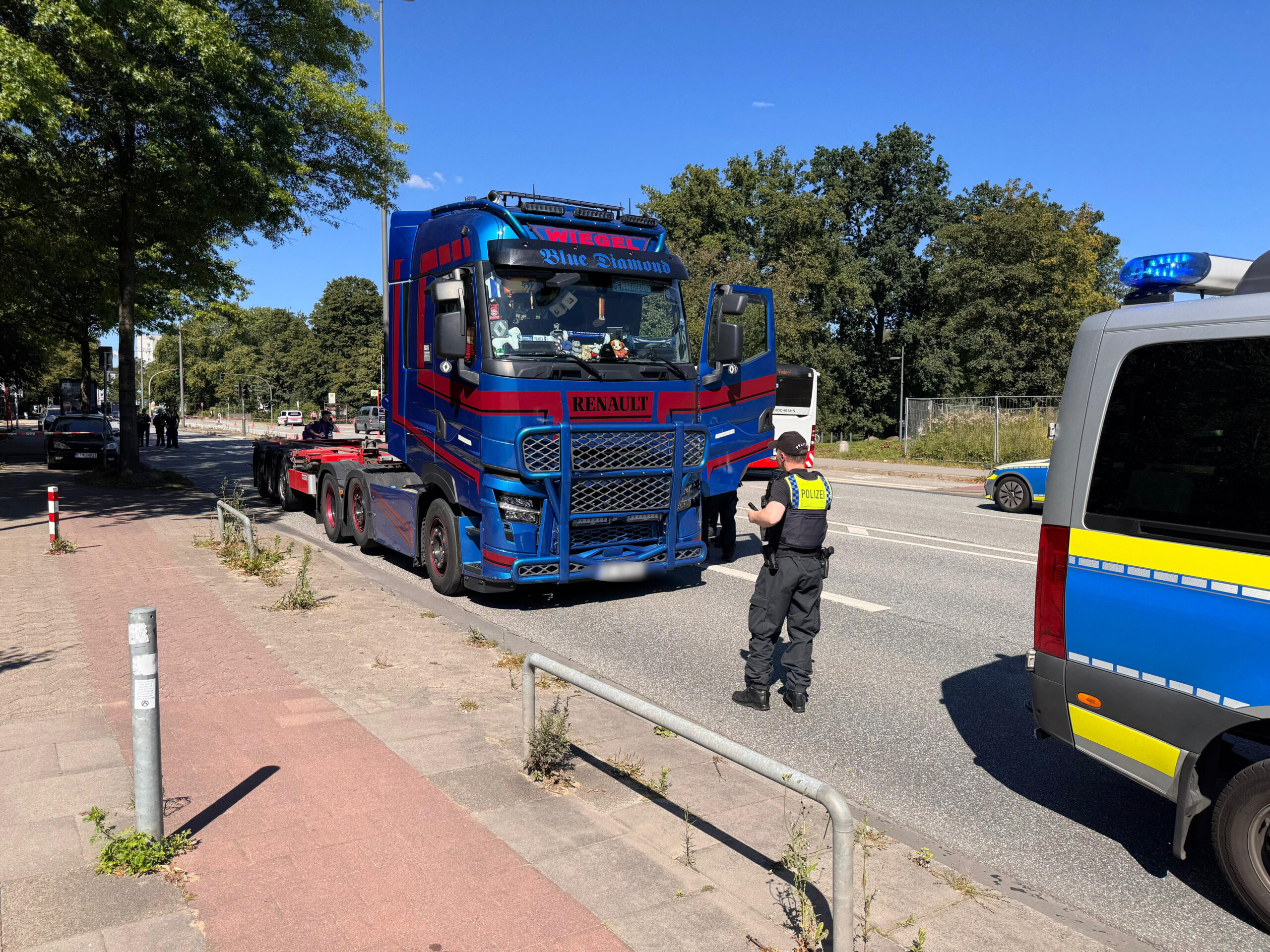 Ein Lkw