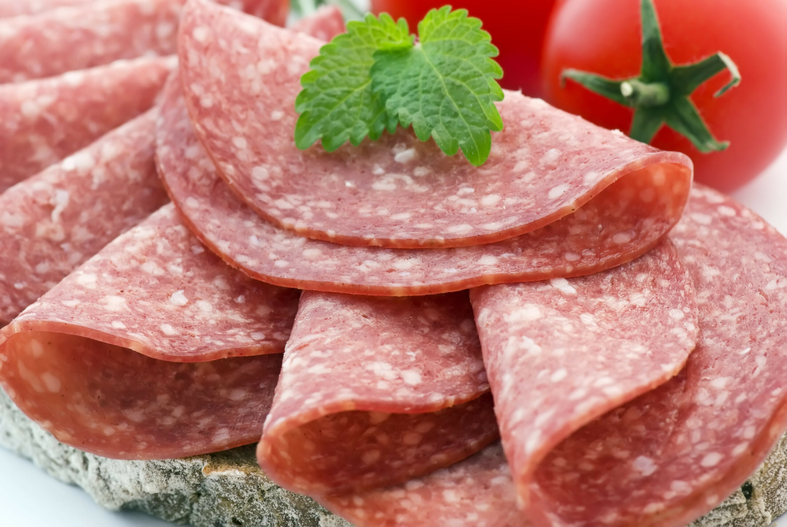 Ein mit Salami belegtes Brot (Symbolbild).