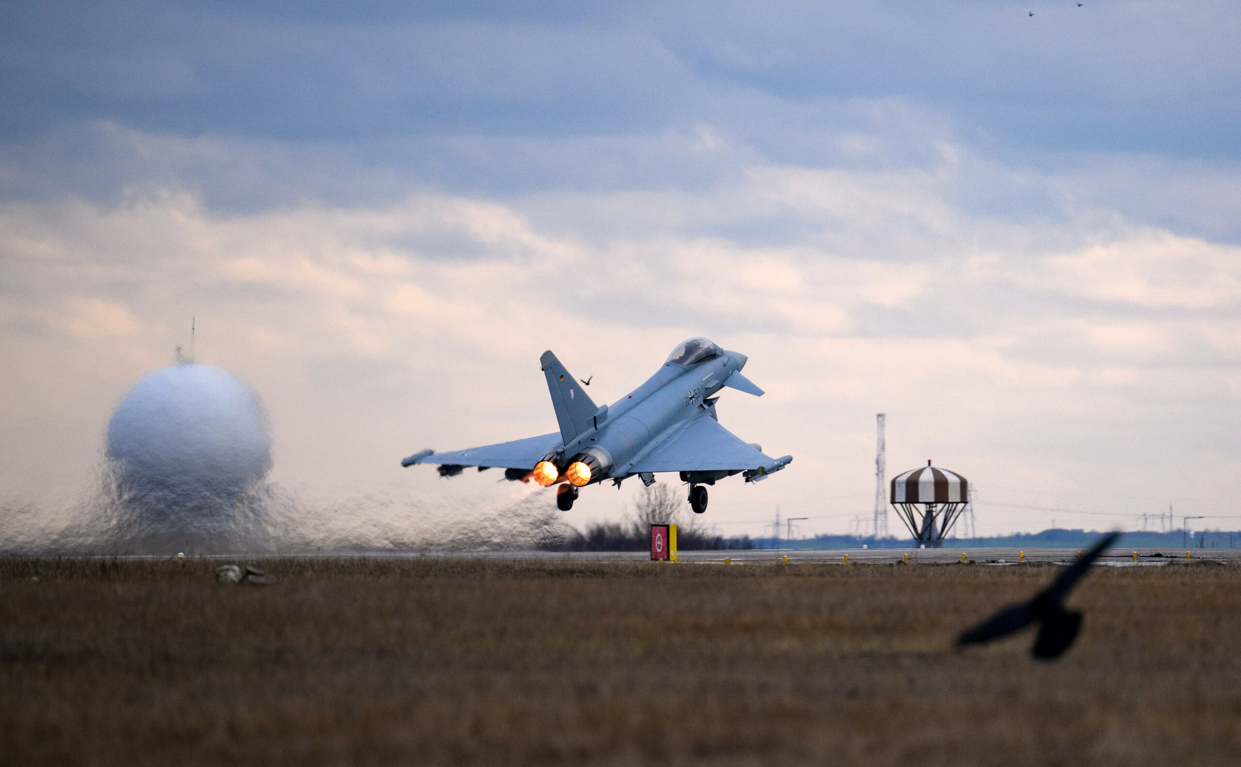 Ein deutscher Eurofighter startet auf dem Flugplatz Mihail Kogalniceanu, in der Nähe von Constanta (Rumänien)