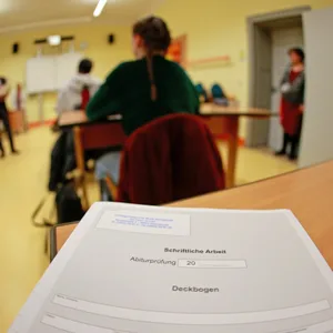 Bei den Abiturnoten gibt es teils deutliche Unterschiede zwischen privaten und staatlichen Schulen (Symbolbild).