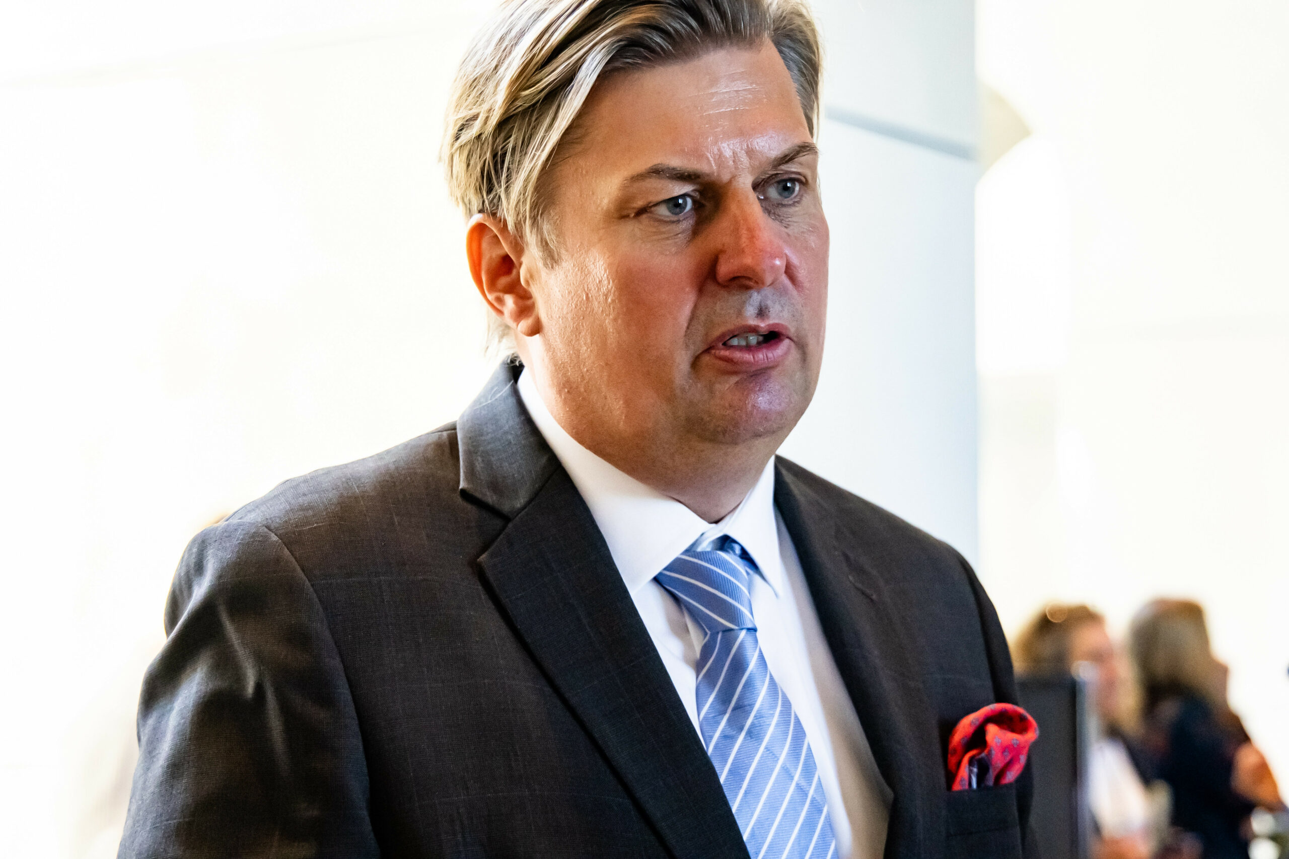 Der Bundestagsabgeordnete Maximilian Krah (AfD) pflegt einen eher luxuriösen Lebensstil. Gegen ihn wird wegen Bestechlichkeit ermittelt.