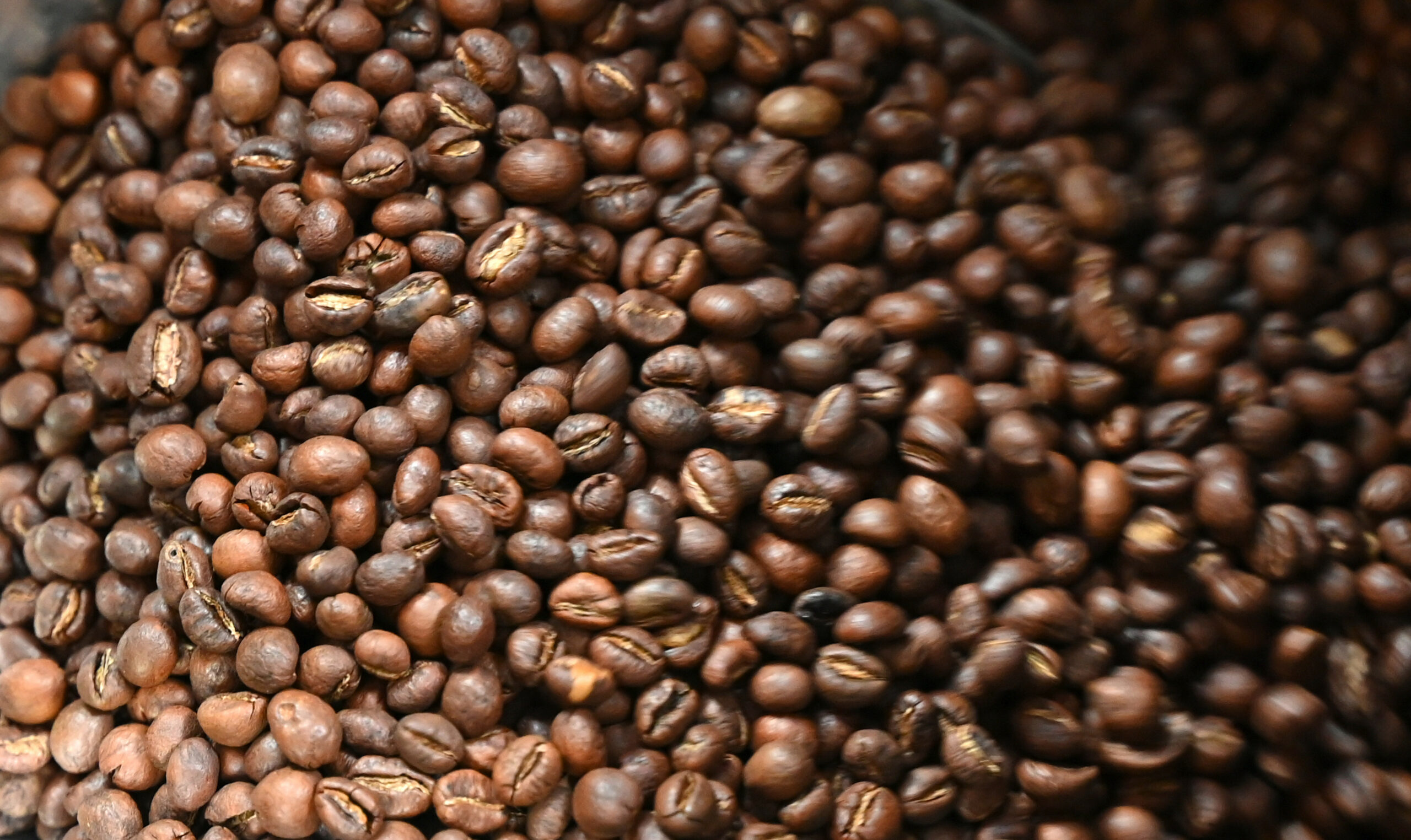 Mit dem geklauten Kaffee soll der Tchibo-Mitarbeiter schwunghaften Handel getrieben haben (Symbolbild).