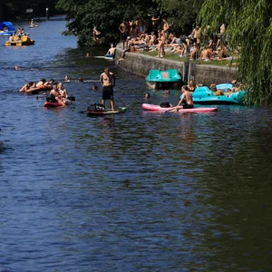 Volle Alster im Sommer