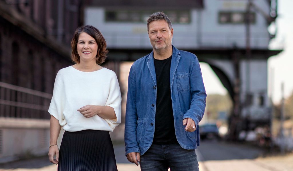 Baerbock-und-Habeck-als-Barbie-Ken-Satire-Gedicht-sorgt-f-r-rger-in-Ministerium