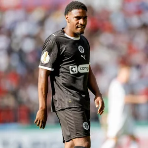 Oladapo Afolayan im DFB-Pokalspiel gegen Norderstedt