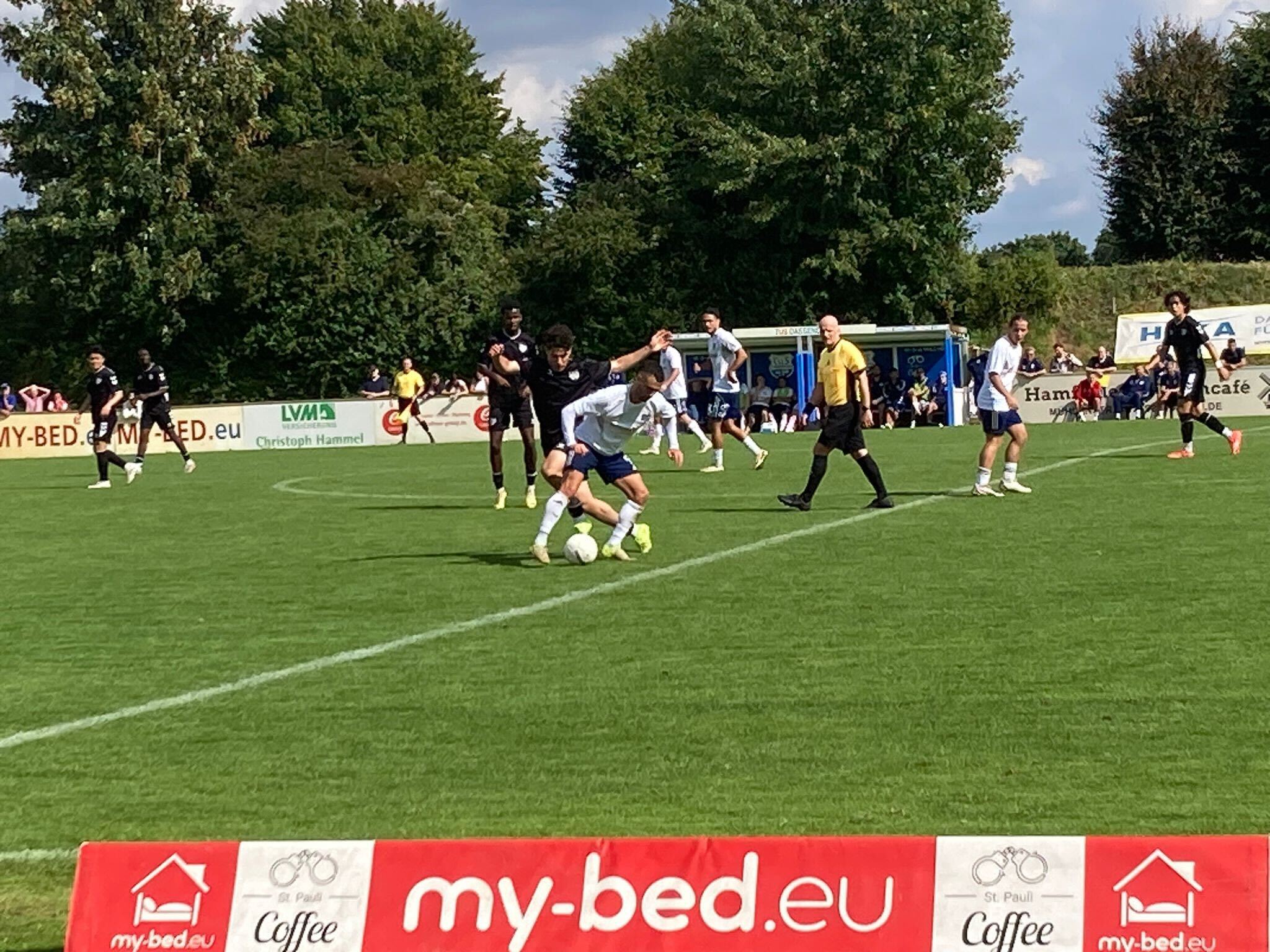 Zweikampf zwischen Dassendorf und Teutonia