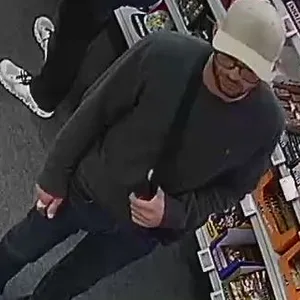 Hher schaden nach Einbruch in Stade – wer kennt diesen Mann