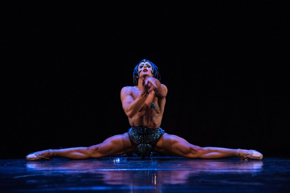 Der Burlesque-Star Chris Oh!
