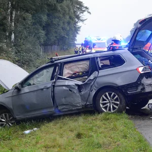 Der VW Passat musste abgeschleppt werden.