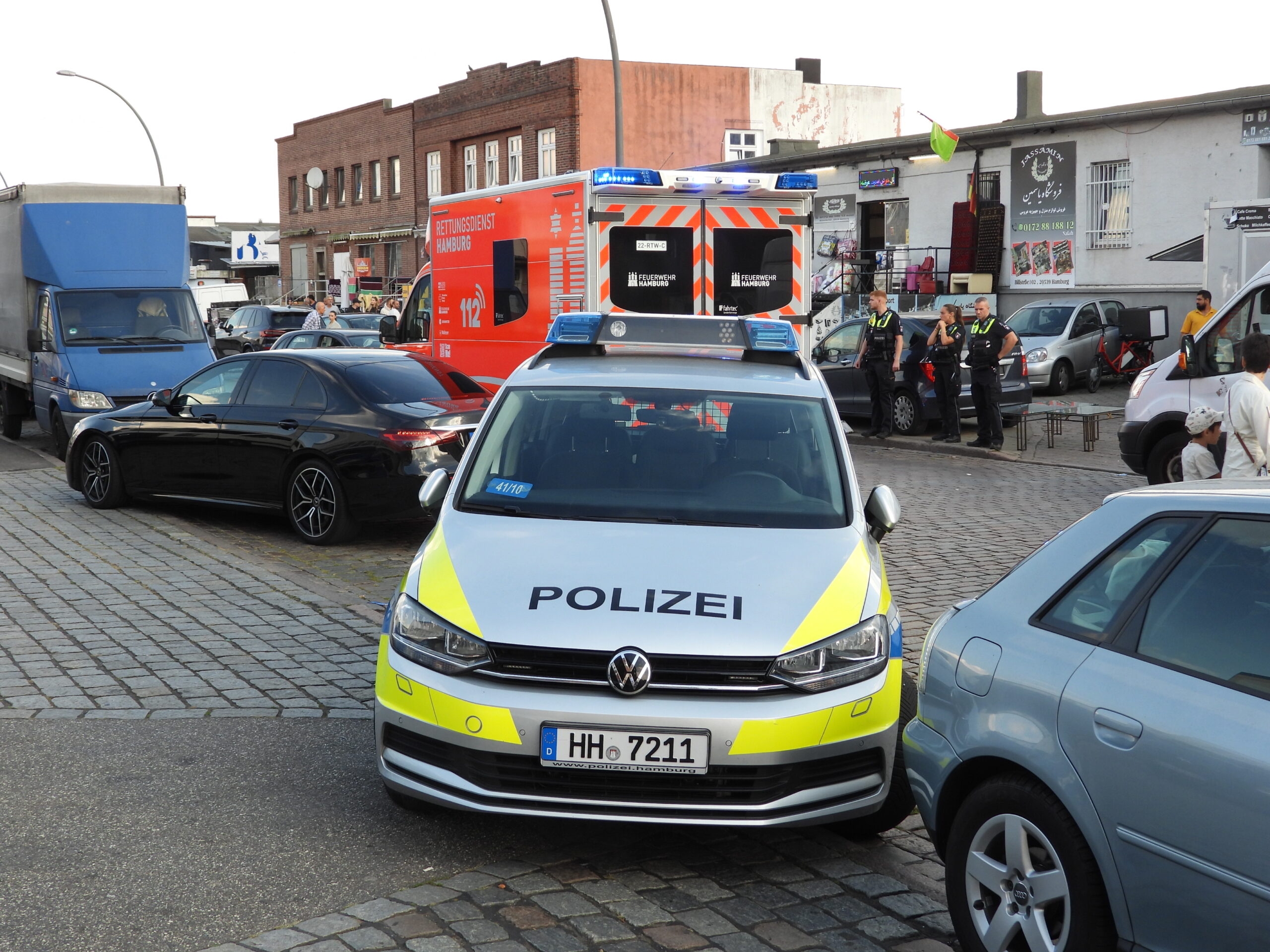 Die Polizei war mit zahlreichen Einsatzkräften zur Billstraße gefahren.