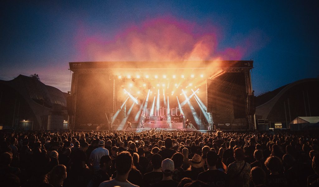 Das-h-rteste-Festival-der-Stadt-Elbriot-am-Gro-markt