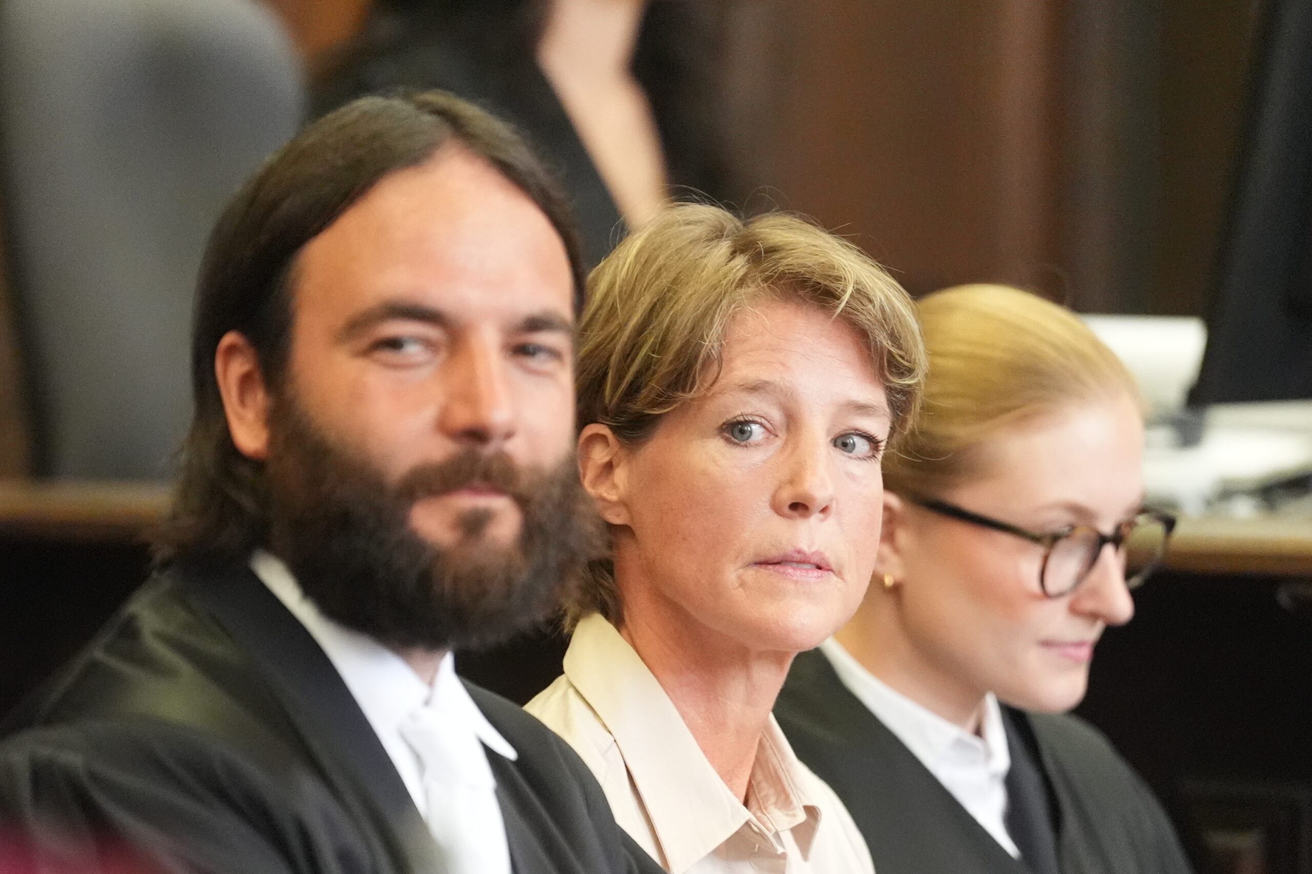 Neue Konstellation: Christina Block mit ihrem Anwalt Ingo Bott. Statt Otmar Kury sitzt nun Paula Wlodarek aus Botts Kanzlei neben Block.