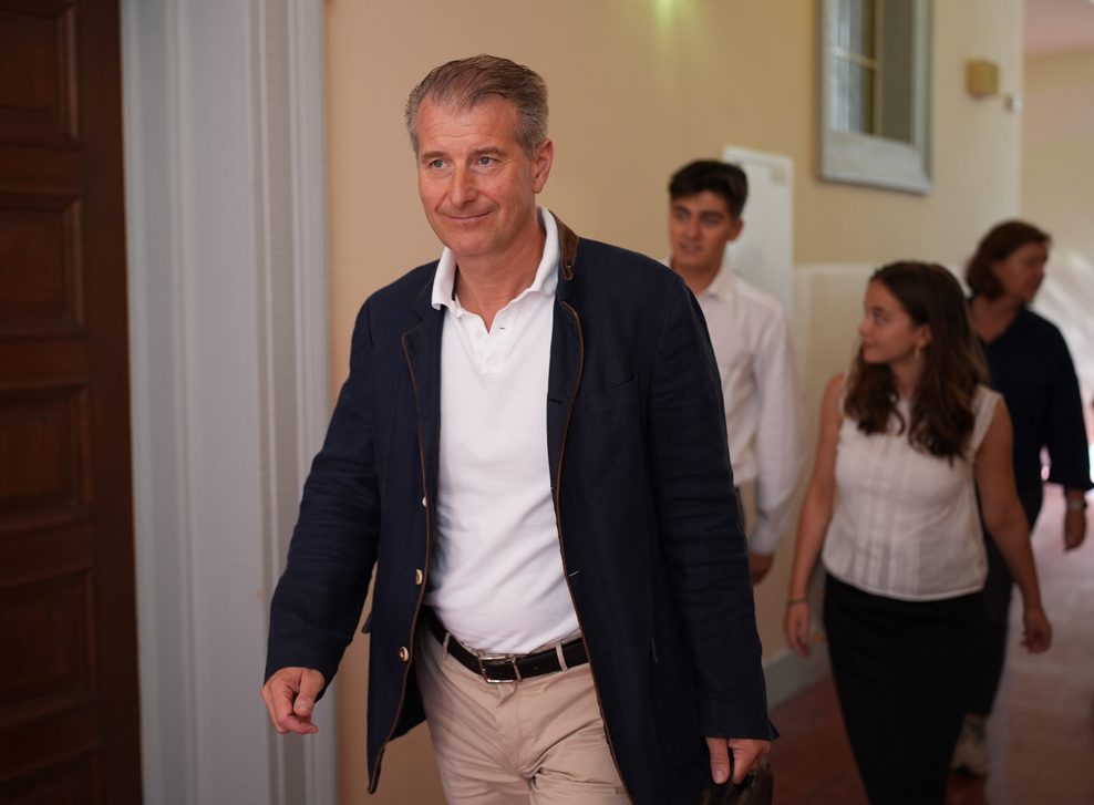Nebenkläger Stephan Hensel, Ex-Ehemann und Vater der Kinder von C. Block, geht in einer Pause im Prozess wegen mutmaßlicher Kindesentführung über den Flur des Strafjustizgebäudes.