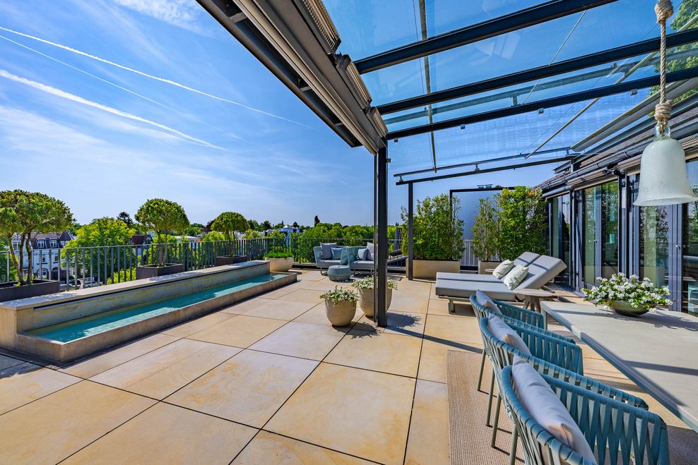 Luxuriöse Dachterrasse in Hamburg-Eppendorf.